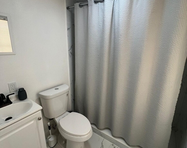 822 E 60th Street - Photo Thumbnail 2