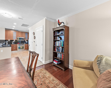 1431 Riverplace Boulevard - Photo Thumbnail 5