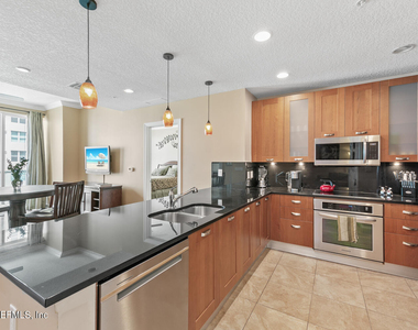 1431 Riverplace Boulevard - Photo Thumbnail 1