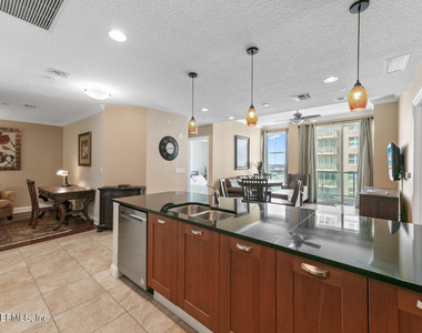 1431 Riverplace Boulevard - Photo Thumbnail 3