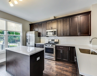 20 Webster Avenue - Photo Thumbnail 2