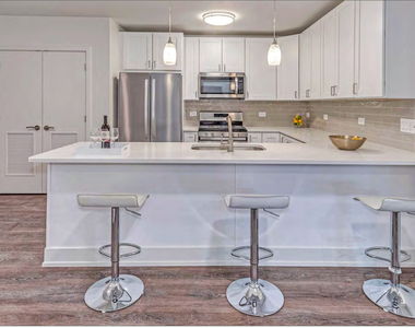1212 Vine Place - Photo Thumbnail 1