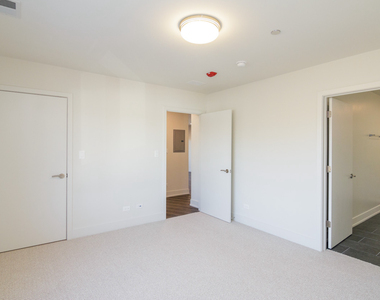 1212 Vine Place - Photo Thumbnail 4