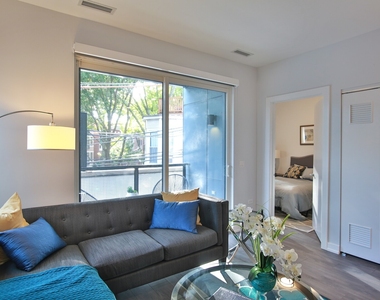909 W Montana Street - Photo Thumbnail 5
