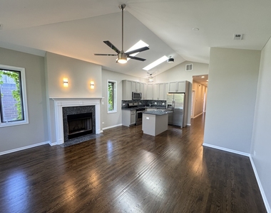 6332 S Ingleside Avenue - Photo Thumbnail 1