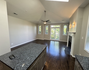 6332 S Ingleside Avenue - Photo Thumbnail 5