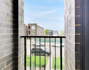 6548 S Maryland Avenue - Photo Thumbnail 3