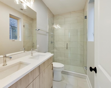 6548 S Maryland Avenue - Photo Thumbnail 13