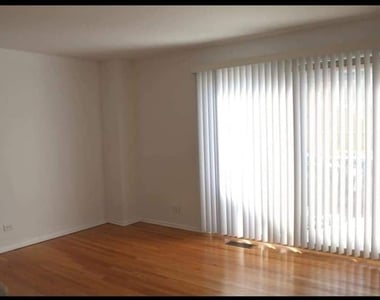 553 W Park Avenue - Photo Thumbnail 1