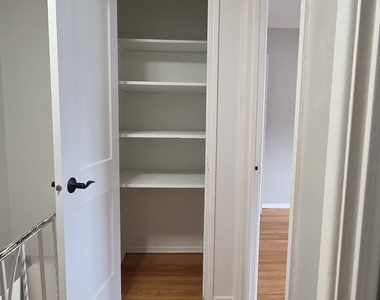 553 W Park Avenue - Photo Thumbnail 5