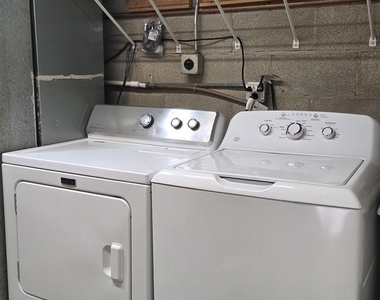 553 W Park Avenue - Photo Thumbnail 13