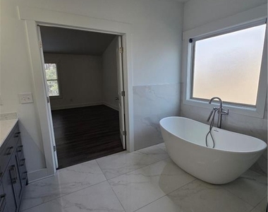 1404 Slate Bend Drive - Photo Thumbnail 24