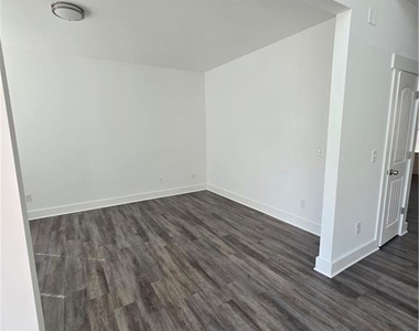 1404 Slate Bend Drive - Photo Thumbnail 5