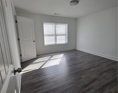 1404 Slate Bend Drive - Photo Thumbnail 21