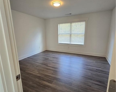 1404 Slate Bend Drive - Photo Thumbnail 14