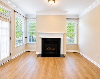6065 Cameron Pointe - Photo Thumbnail 8