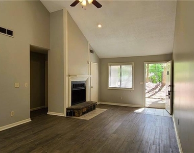 966 Amberly Drive - Photo Thumbnail 4