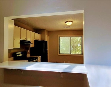 966 Amberly Drive - Photo Thumbnail 3