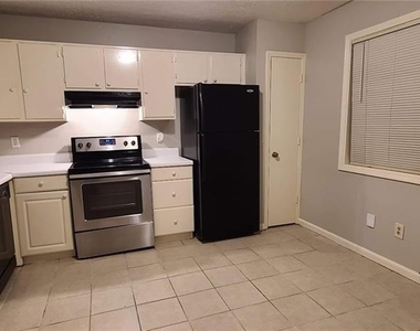 966 Amberly Drive - Photo Thumbnail 8