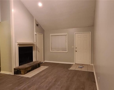 966 Amberly Drive - Photo Thumbnail 11