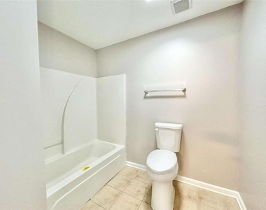 1050 Wheel House Lane - Photo Thumbnail 7