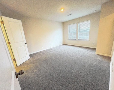 4141 Oakwood Ter Court - Photo Thumbnail 16