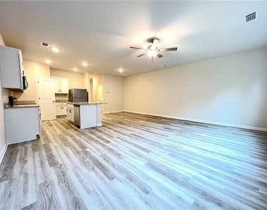 4141 Oakwood Ter Court - Photo Thumbnail 9