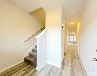4141 Oakwood Ter Court - Photo Thumbnail 2