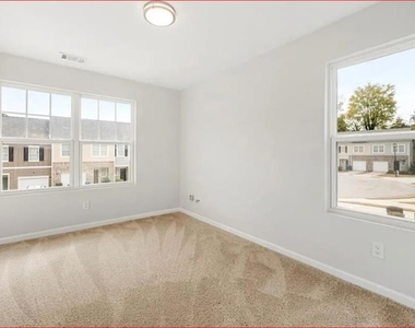 3107 Tarian Way - Photo Thumbnail 8