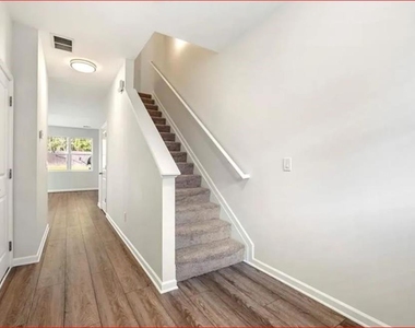 3107 Tarian Way - Photo Thumbnail 4