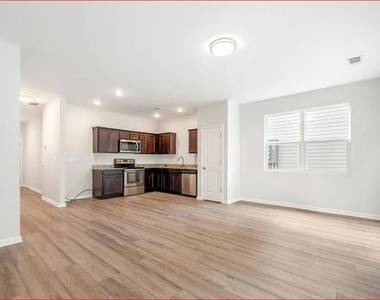 3107 Tarian Way - Photo Thumbnail 3