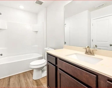 3107 Tarian Way - Photo Thumbnail 11