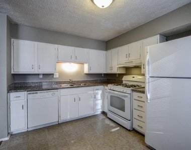 2887 Royal Path Court - Photo Thumbnail 10