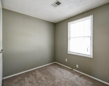2887 Royal Path Court - Photo Thumbnail 13