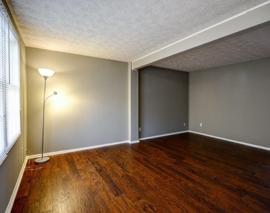 2887 Royal Path Court - Photo Thumbnail 3