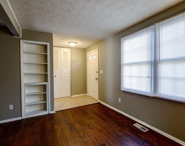 2887 Royal Path Court - Photo Thumbnail 2