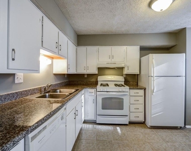 2887 Royal Path Court - Photo Thumbnail 8