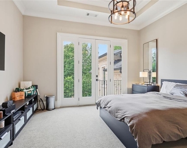 5965 Riverside Drive - Photo Thumbnail 8
