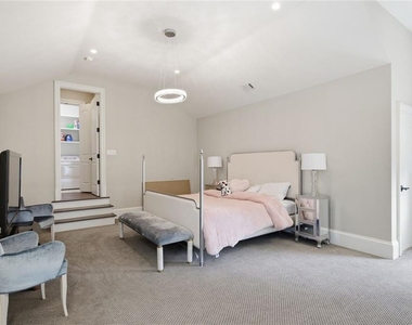 5965 Riverside Drive - Photo Thumbnail 31