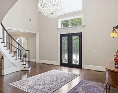 5965 Riverside Drive - Photo Thumbnail 10