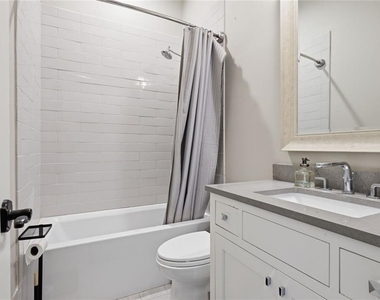 5965 Riverside Drive - Photo Thumbnail 29