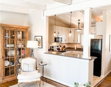 2841 Cravenridge Drive Ne - Photo Thumbnail 10