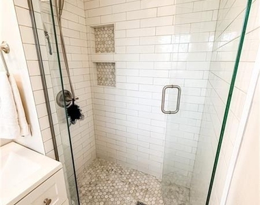 2841 Cravenridge Drive Ne - Photo Thumbnail 16