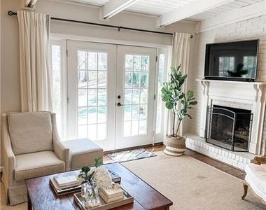 2841 Cravenridge Drive Ne - Photo Thumbnail 8