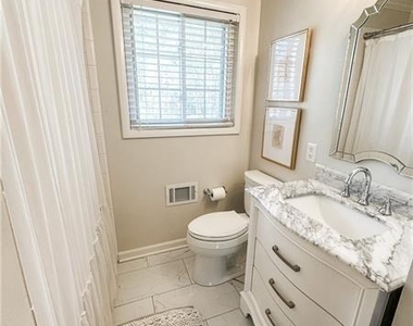 2841 Cravenridge Drive Ne - Photo Thumbnail 13
