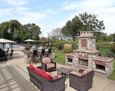 1511 Westminster Drive - Photo Thumbnail 6
