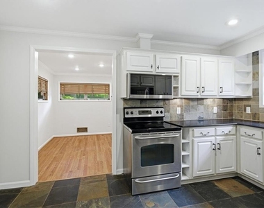 1513 Melrose Drive Sw - Photo Thumbnail 9