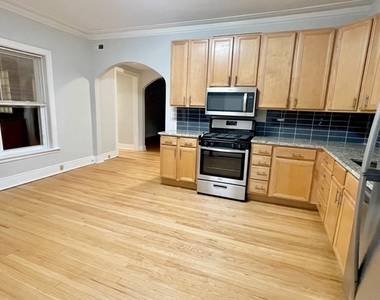 4452 N Winchester Avenue - Photo Thumbnail 3