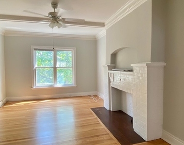 4452 N Winchester Avenue - Photo Thumbnail 5
