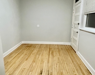 4452 N Winchester Avenue - Photo Thumbnail 9